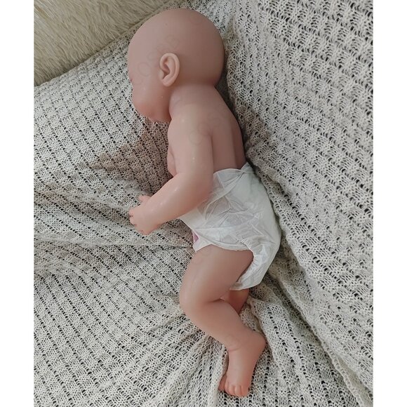 45cm Closed Eyes Sleeping Newborn Platinum Silicone 7.7lbs Reborn Baby Girl Doll - Picture 11 of 12